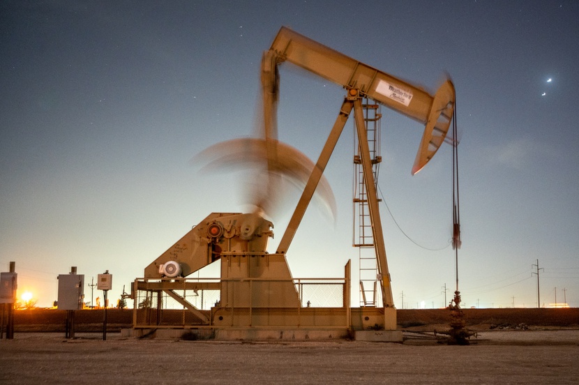 Các nhà giao dịch tăng cường đặt cược vào giá dầu- Ảnh 2.