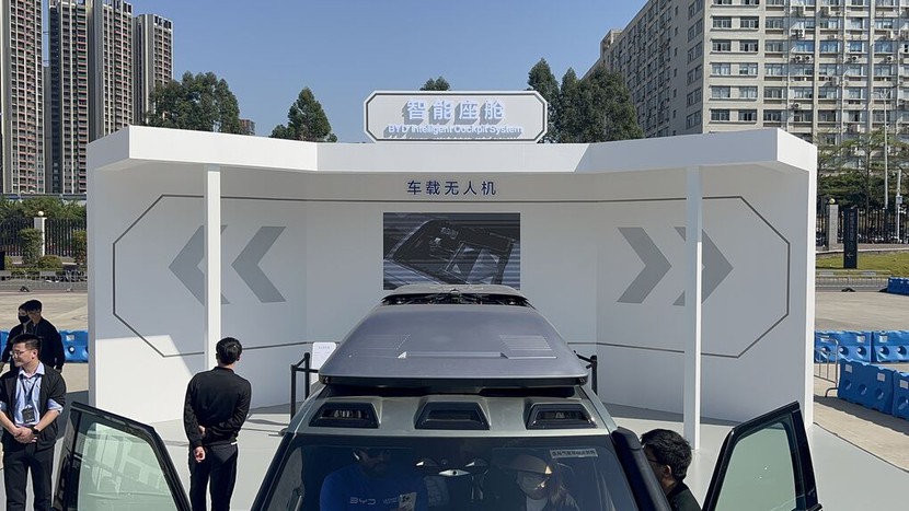 Nhà sản xuất xe điện Trung Quốc hút khách bằng giường ngủ, bếp và thiết bị bay- Ảnh 4.
