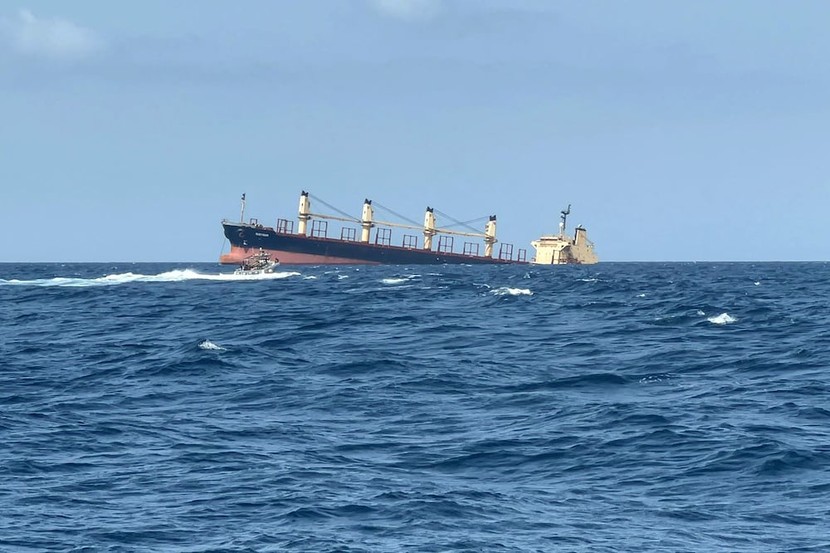 Tàu chở hàng Rubymar chìm ở Biển Đỏ sau cuộc tấn công của Houthis- Ảnh 2.