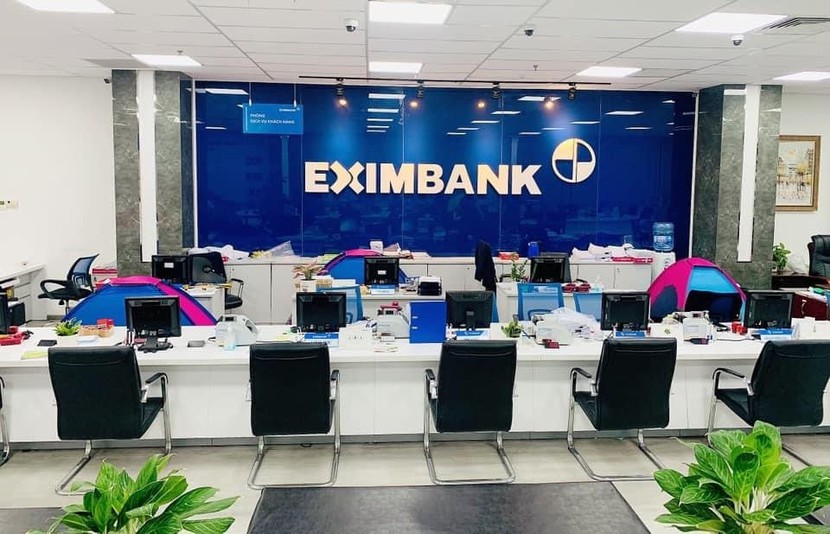 Vụ nợ thẻ tín dụng 8,8 tỷ đồng, Eximbank sẽ điều chỉnh cách tính lãi vay- Ảnh 1.