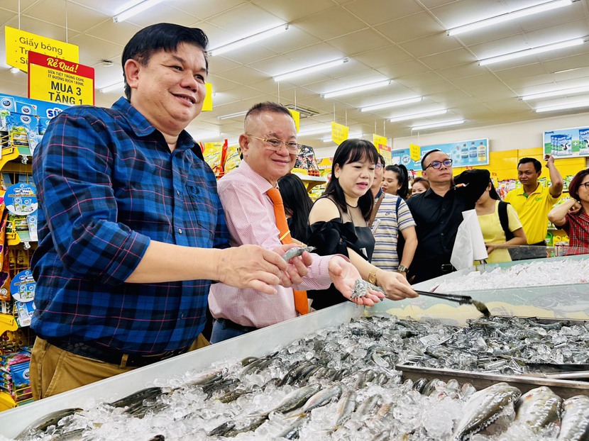 'Vua tôm' Minh Phú bắt tay siêu thị bán lẻ tôm- Ảnh 1.