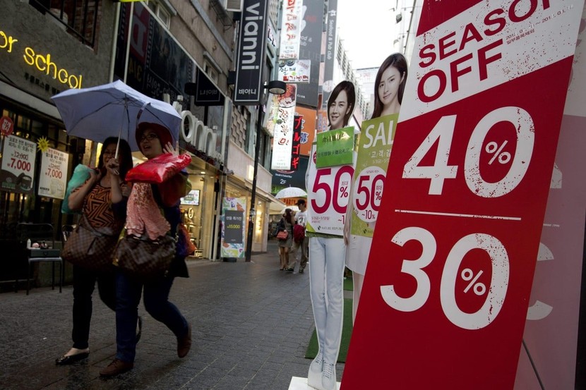 Hàng giá rẻ Trung Quốc trở thành 'con dao hai lưỡi' cho nền kinh tế Hàn Quốc- Ảnh 1.