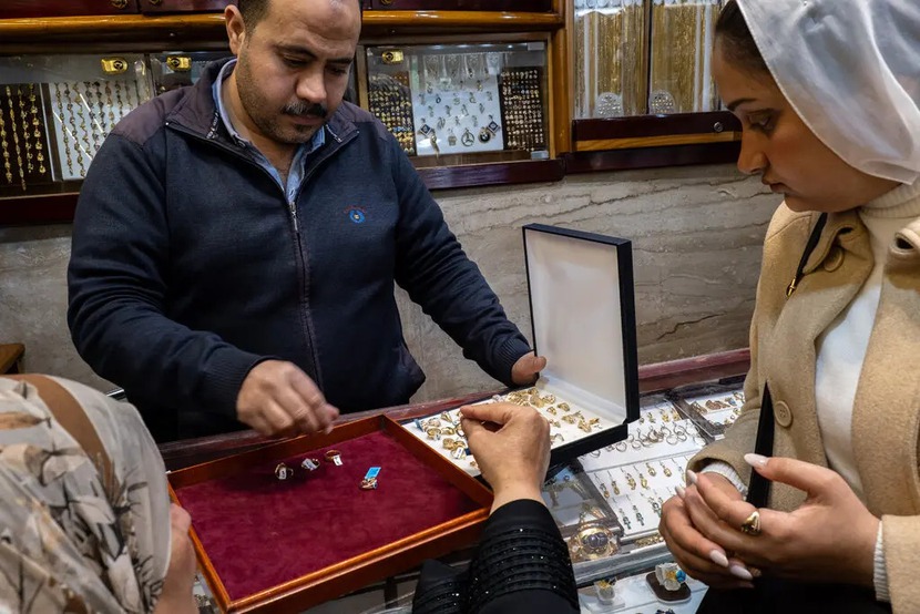 Người Ai Cập đang mua bán vàng chỉ để 'tồn tại'- Ảnh 3.