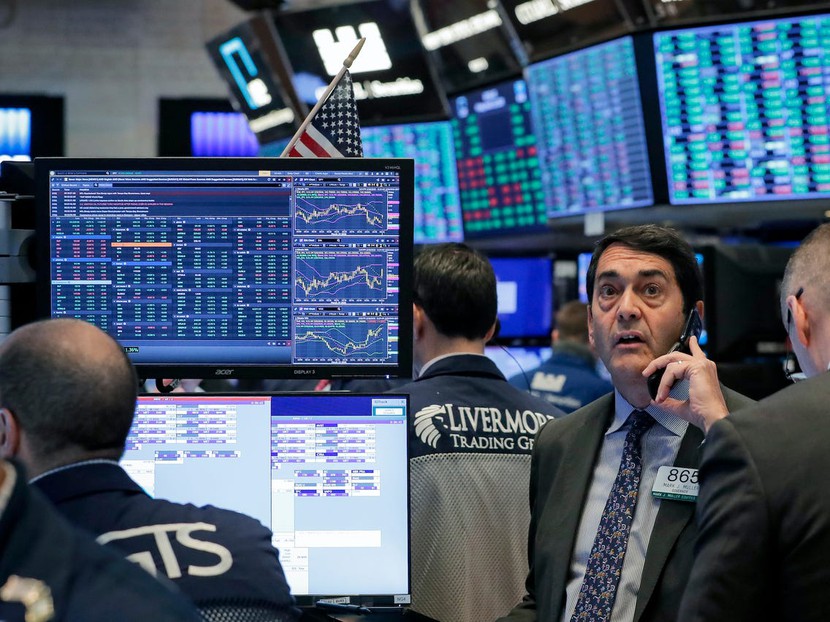 Chứng khoán Mỹ chìm trong sắc đỏ, Dow Jones mất hơn 400 điểm- Ảnh 1.