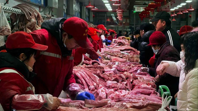 Giá thịt heo sụt giảm kéo dài đẩy CPI Trung Quốc giảm- Ảnh 1.
