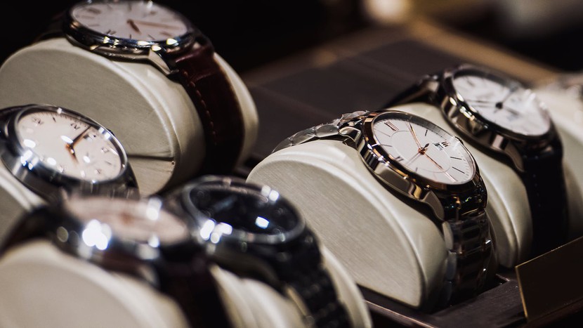 Thụy Sĩ: Xuất khẩu đồng hồ xa xỉ sang Trung Quốc, Hồng Kông giảm mạnh- Ảnh 2.
