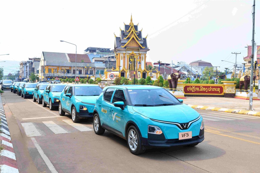 Xanh SM Lào khai trương dịch vụ taxi điện tại Champasak- Ảnh 1.
