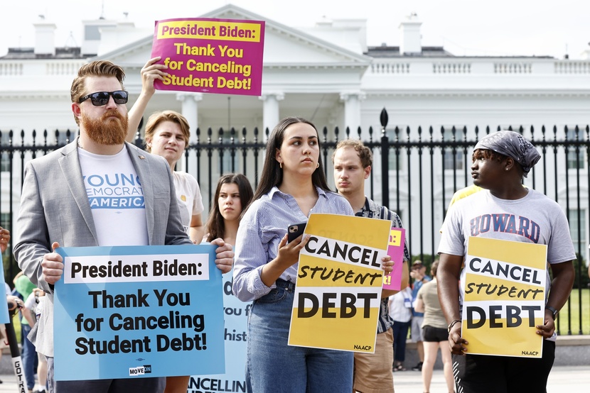Mỹ tiết lộ kế hoạch xóa nợ mới cho hàng chục triệu sinh viên- Ảnh 1.