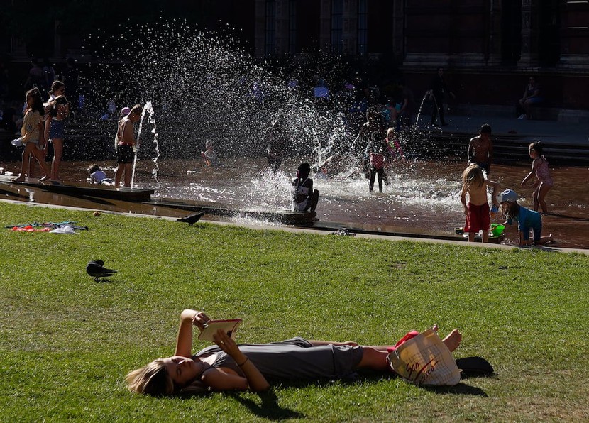 London kêu gọi đối mặt với 'thực tế mới' về nhiệt độ thường xuyên trên 30°C- Ảnh 2.