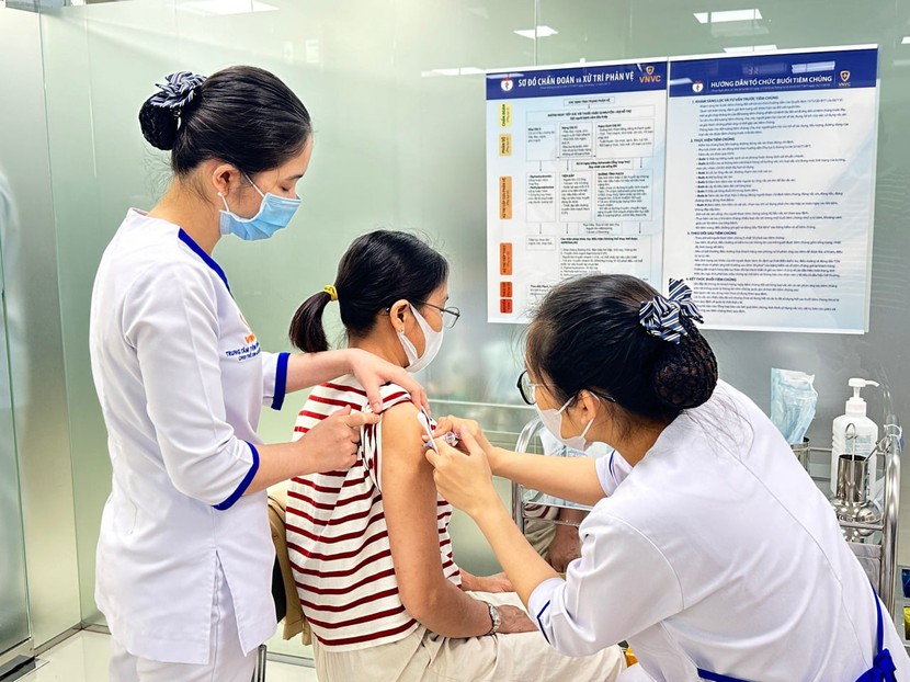 Vaccine sốt xuất huyết, zona thần kinh được cấp phép tại Việt Nam- Ảnh 1.