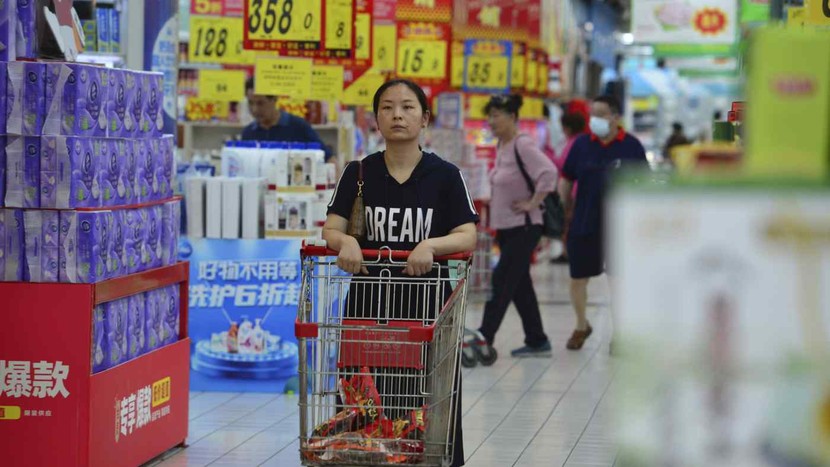 Các siêu thị do Alibaba kiểm soát tại Trung Quốc chìm trong sắc đỏ- Ảnh 1.