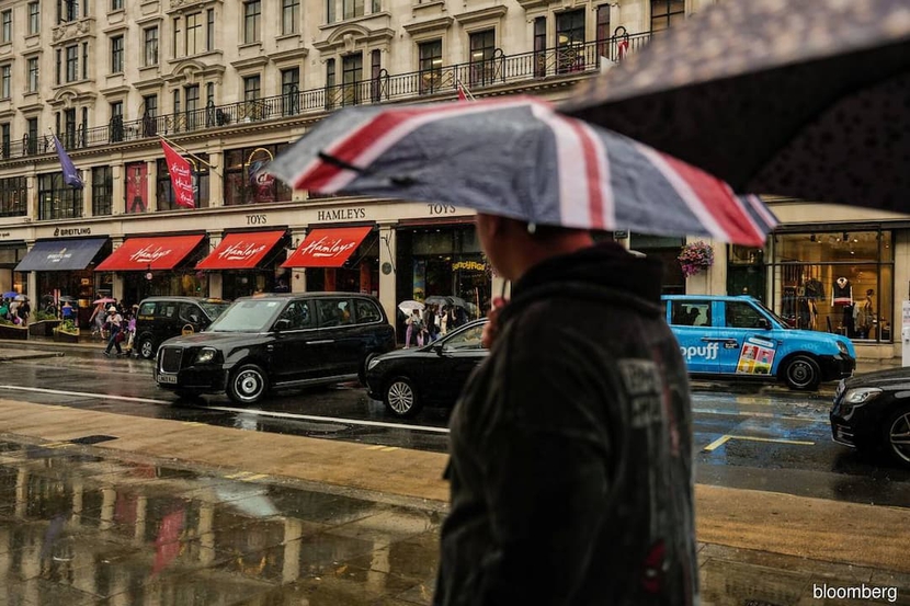 Doanh số bán lẻ ở Anh giảm nhiều hơn dự kiến ​​trong đợt mưa- Ảnh 1.