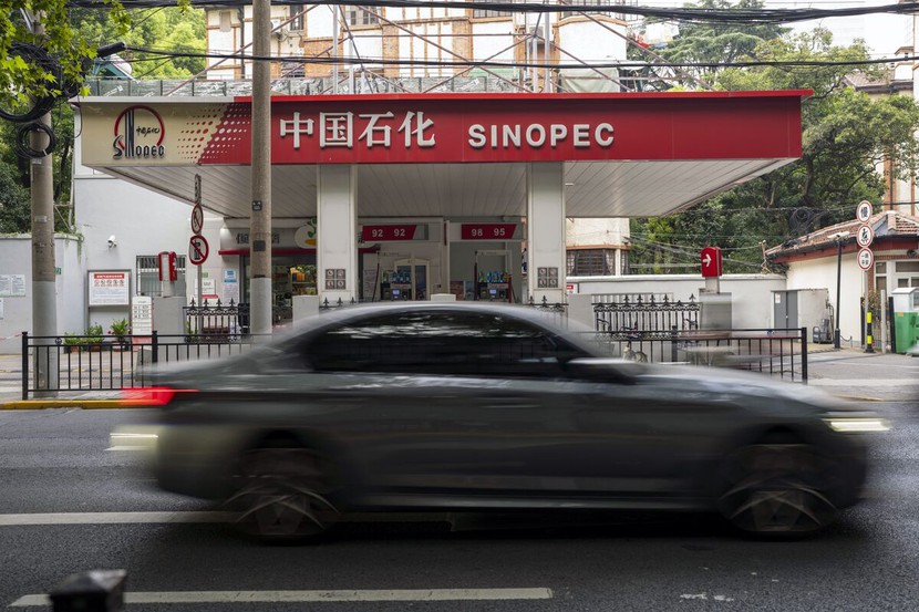 Sinopec: Nhu cầu dầu của Trung Quốc sẽ đạt đỉnh trước năm 2027- Ảnh 1.