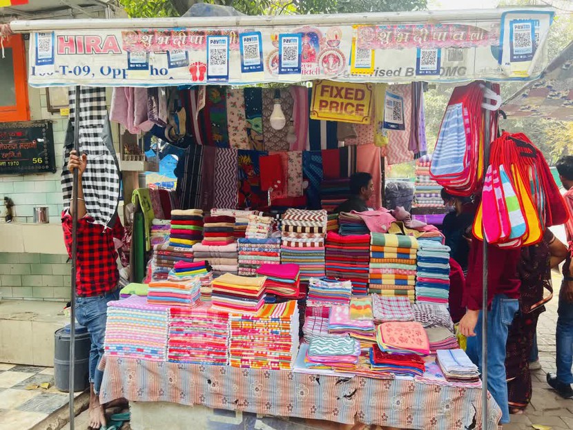 Từ cửa hàng sari đến quán ăn đường phố: Thanh toán điện tử đã lan rộng khắp Ấn Độ như thế nào?- Ảnh 2.