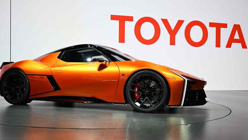 Toyota đầu tư 13 tỷ USD vào xe điện, AI và chuỗi cung ứng- Ảnh 1.