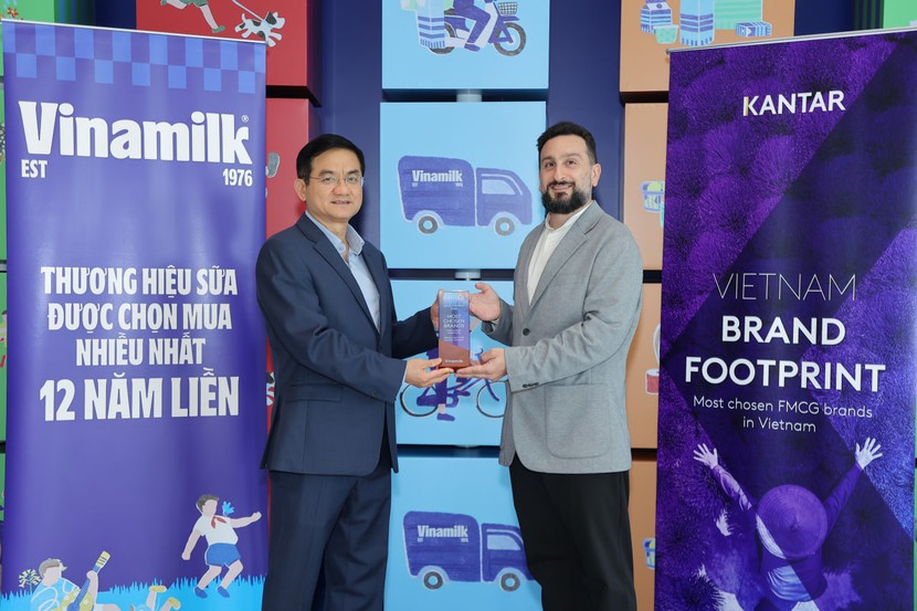12 năm liền, Vinamilk giữ vị trí 'quán quân' thương hiệu sữa được chọn mua nhiều nhất Việt Nam- Ảnh 1.