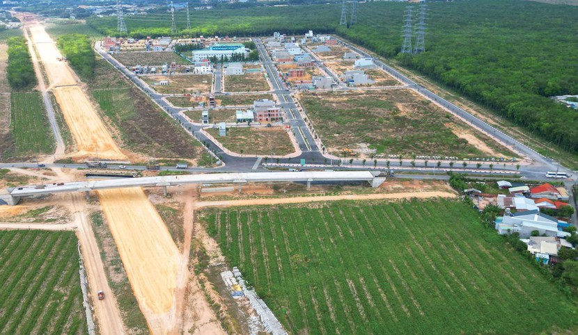 Định vị 'vùng trũng' hút tiền của bất động sản phía Nam sau sáp nhập- Ảnh 1. Định vị 'vùng trũng' hút tiền của bất động sản phía Nam sau sáp nhập- Ảnh 1.