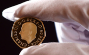 Xưởng đúc tiền Hoàng gia của Anh tiết lộ chân dung Vua Charles III trên tiền xu mới