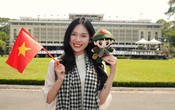 TP.HCM: Cờ Tổ quốc, áo in hình sao vàng đắt hàng dịp 30/4