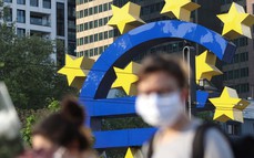 Giá khí đốt giảm, lạm phát dịu bớt có giúp khu vực đồng euro thoát khỏi suy thoái?