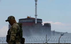 Nhà máy điện hạt nhân lớn nhất châu Âu bị pháo kích, không ai thừa nhận, vậy ai tấn công?