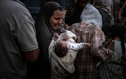 Mỗi giờ Gaza có 7 em bé chào đời thì 5 trẻ em chết vì bom đạn của Israel