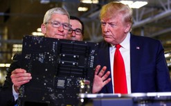 Tổng thống Donald Trump tuyên bố sẽ áp thuế 100% với chip bán dẫn