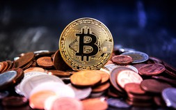 Bitcoin duy trì quanh khu vực 17.000 USD