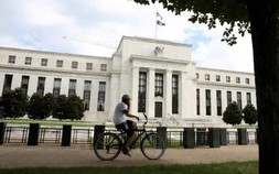Fed phải cắt giảm lãi suất 5 lần trong năm 2024 