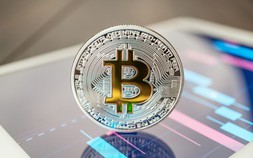 Bitcoin giữ vững nhịp tăng quanh 28.000 USD