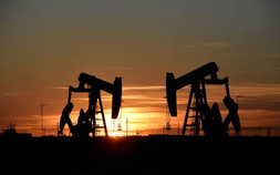 Giá dầu tăng do nguồn cung yếu trong bối cảnh Nga cấm xuất khẩu nhiên liệu