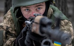 Mỹ phê duyệt gói viện trợ quân sự 60 tỷ USD cho Ukraina sau nhiều tháng trì hoãn