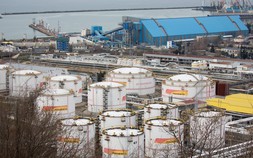 Doanh thu từ dầu khí của Nga tăng 41% trong nửa đầu năm