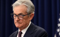 Trump chỉ trích Jerome Powell thậm tệ sau khi Fed giữ nguyên lãi suất