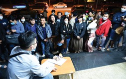 Nhà ở xã hội, giá cao cũng khó mua