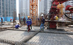 Chủ đầu tư, nhà thầu 'oằn lưng' với giá vật liệu