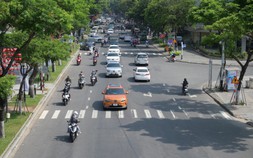 'Xe xanh' tăng tốc, cuộc đua giảm giá chưa hồi kết