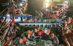 Lời kể kinh hoàng của nạn nhân may mắn sống sót vụ lật tàu ở Hạ Long
