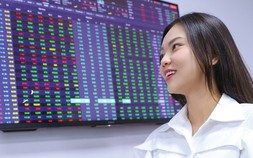 Tiền đầu cơ bắt cổ doanh nghiệp bên bờ vực
