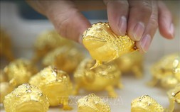 Giá vàng thế giới mất đà khi nhu cầu trú ẩn an toàn giảm