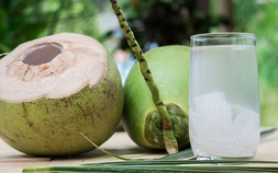 Nước dừa tốt nhưng đại kỵ với 3 nhóm người này