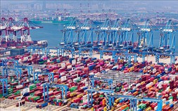 Kinh tế thế giới năm 2025: Thách thức kép kéo chậm đà tăng trưởng