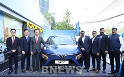 VinFast khai trương showroom lớn nhất tại Ấn Độ