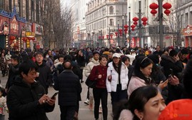 Sản lượng công nghiệp, doanh số bán lẻ của Trung Quốc vượt kỳ vọng trong hai tháng đầu năm