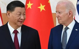 Tổng thống Biden muốn tăng thuế gấp 3 với nhôm, thép nhập từ Trung Quốc