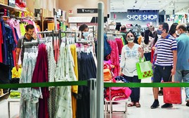 Ngành bán lẻ thời trang Ấn Độ: Bùng nổ hai đầu, tụt hậu ở giữa