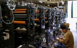 Đơn đặt hàng máy móc cốt lõi của Nhật Bản giảm trong tháng 4