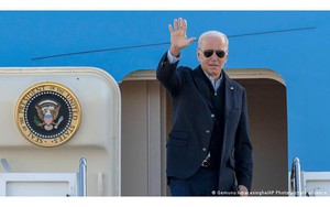 Tổng thống Biden ký thành luật gói viện trợ trị giá 40 tỷ USD cho Ukraina

