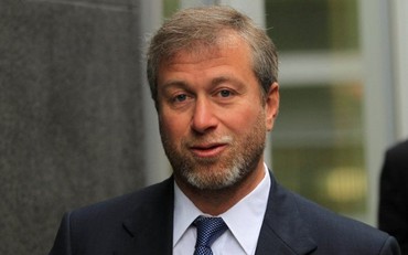 Abramovich bán Chelsea lấy tiền ủng hộ người dân Ukraina