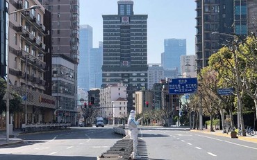 Trung Quốc phong tỏa hơn 40 thành phố: Một rủi ro lớn cho kinh tế toàn cầu